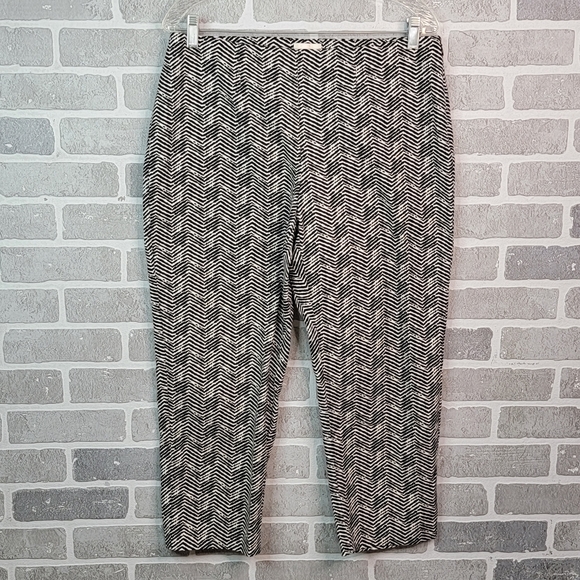 Chico's Crop Zebra Style Print Crop Leg Caucho Capri Pants Women's Size 1 - Picture 2 of 16